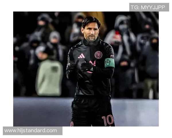 世界足球明星运球技巧揭秘领略球场上的华丽风采与精湛技艺